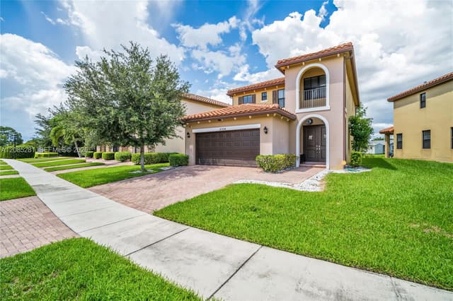 5104 NW 47th St, Tamarac FL 33319 - Tamarac, FL - Photo 3