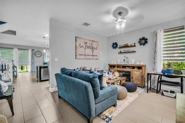 5104 NW 47th St, Tamarac FL 33319 - Tamarac, FL - Photo 5