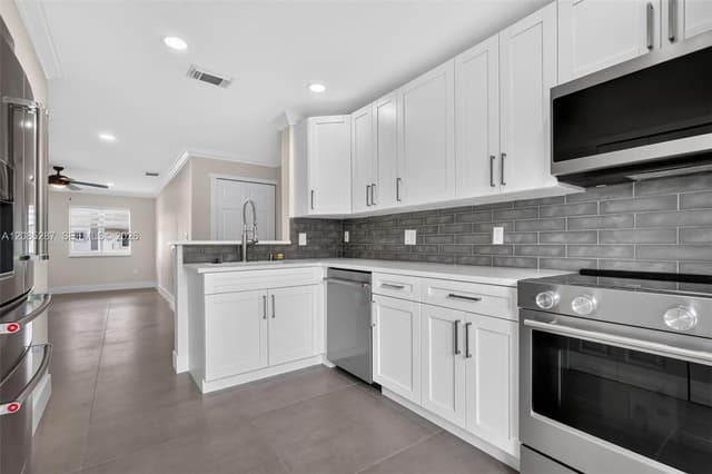5775 NW 109th Ave # 13, Doral FL 33178 - Doral, FL - Photo 2