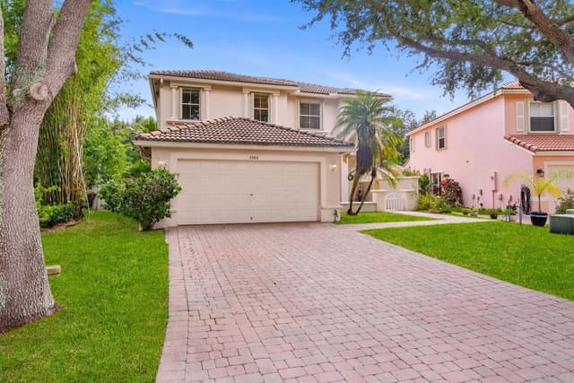 5302 VICTORIA Circle, West Palm Beach FL 33409 - West Palm Beach, FL - Photo 2