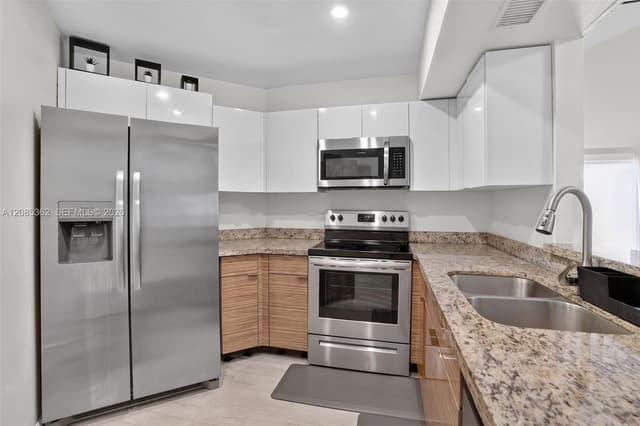 9735 Fontainebleau Blvd # G303, Miami FL 33172 - Miami, FL - Photo 7