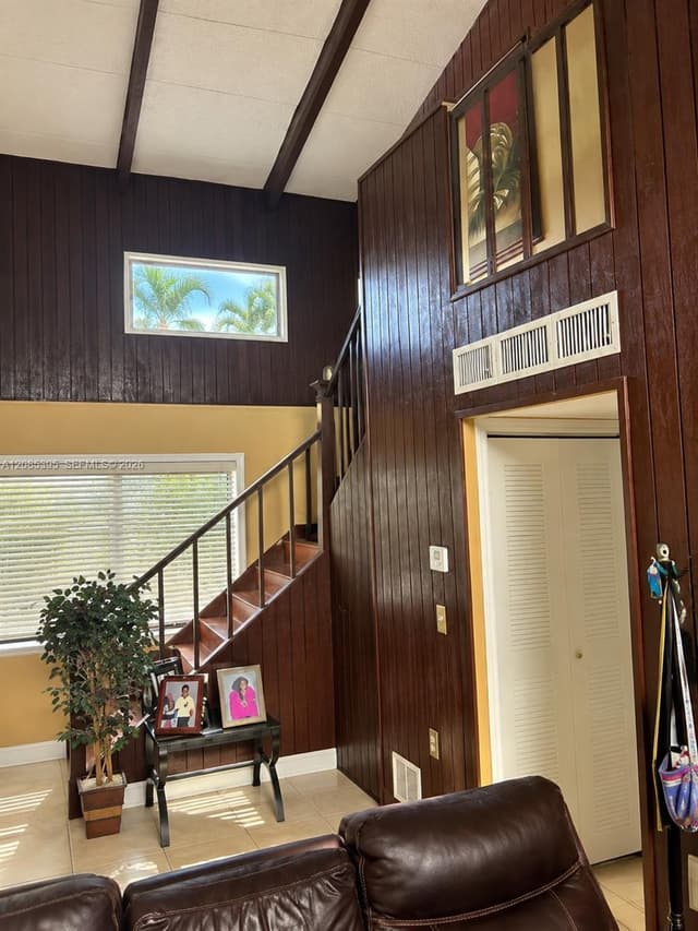 4420 NW 37th St, Lauderdale Lakes FL 33319 - Lauderdale Lakes, FL - Photo 2