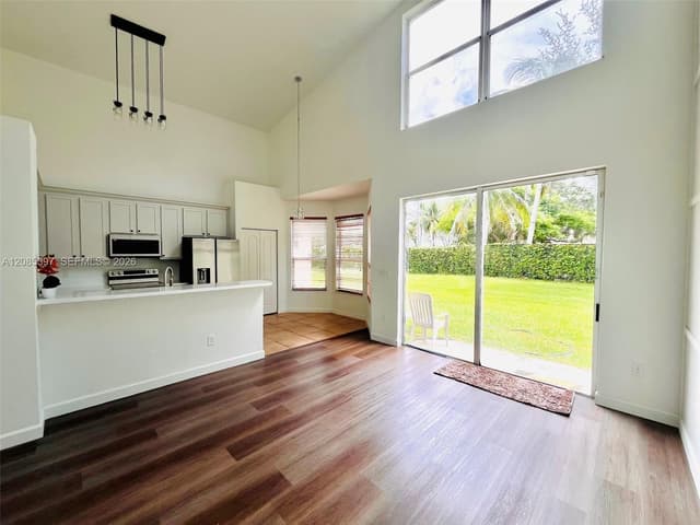 1261 NE 37th Pl, Homestead FL 33033 - Homestead, FL - Photo 4