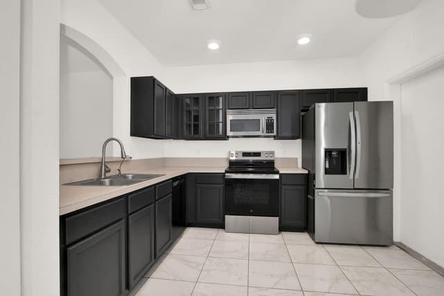 2145 Oakmont Drive, Riviera Beach FL 33404 - Riviera Beach, FL - Photo 3