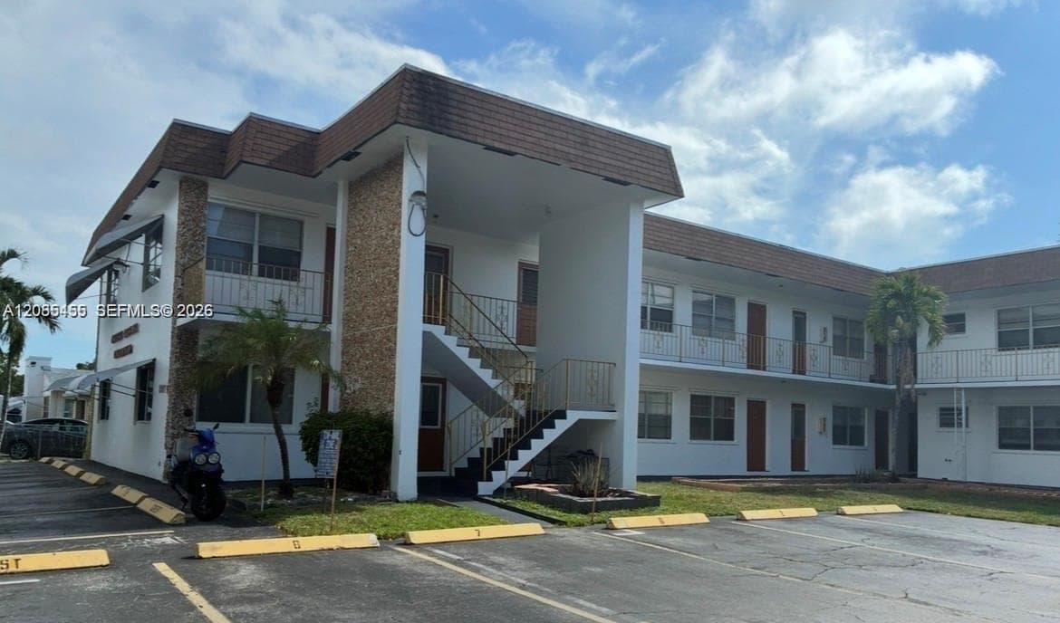1007 N 19th Ave # 19, Hollywood FL 33020