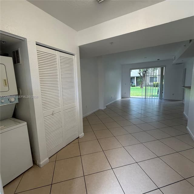 1965 Freeport Ln # 1965, Riviera Beach FL 33404 - Riviera Beach, FL - Photo 2