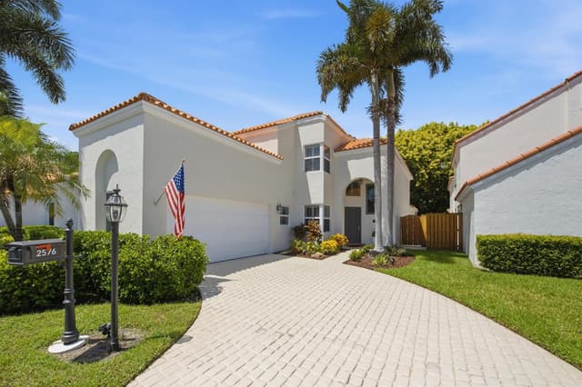 2576 LA CRISTAL Circle, Palm Beach Gardens FL 33410 - Palm Beach Gardens, FL - Photo 2