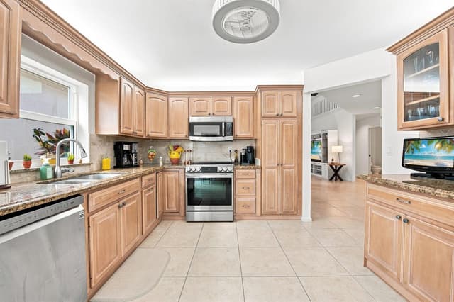 2576 LA CRISTAL Circle, Palm Beach Gardens FL 33410 - Palm Beach Gardens, FL - Photo 7