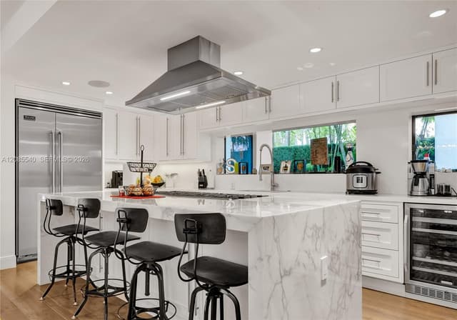 2802 Prairie Ave, Miami Beach FL 33140 - Miami Beach, FL - Photo 3