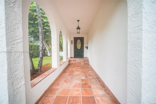 1114 Columbus Blvd, Coral Gables FL 33134 - Coral Gables, FL - Photo 2