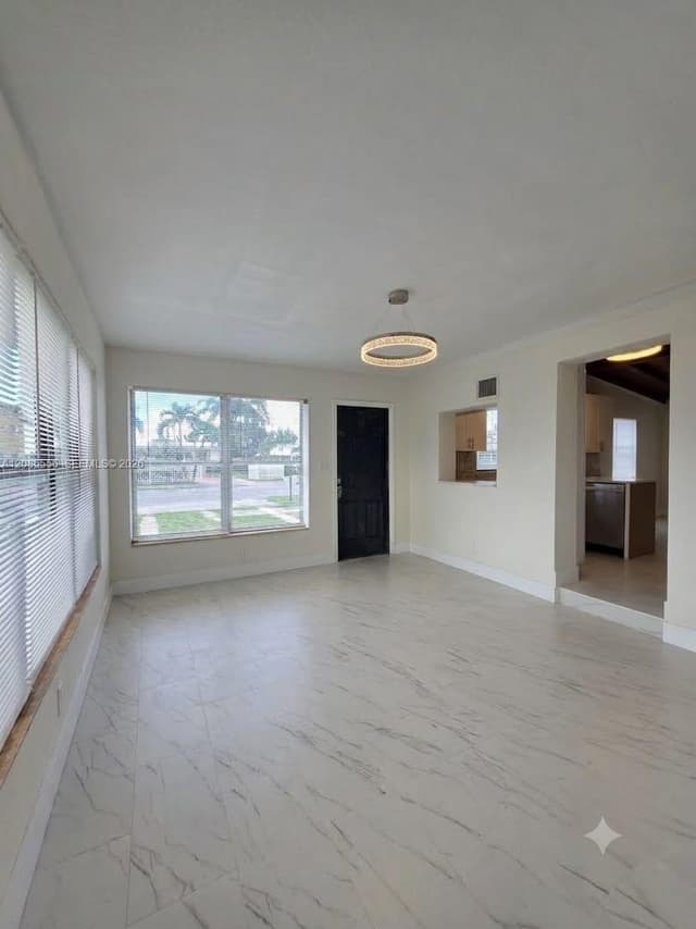 1589 NW 4th Ave, Pompano Beach FL 33060 - Pompano Beach, FL - Photo 2