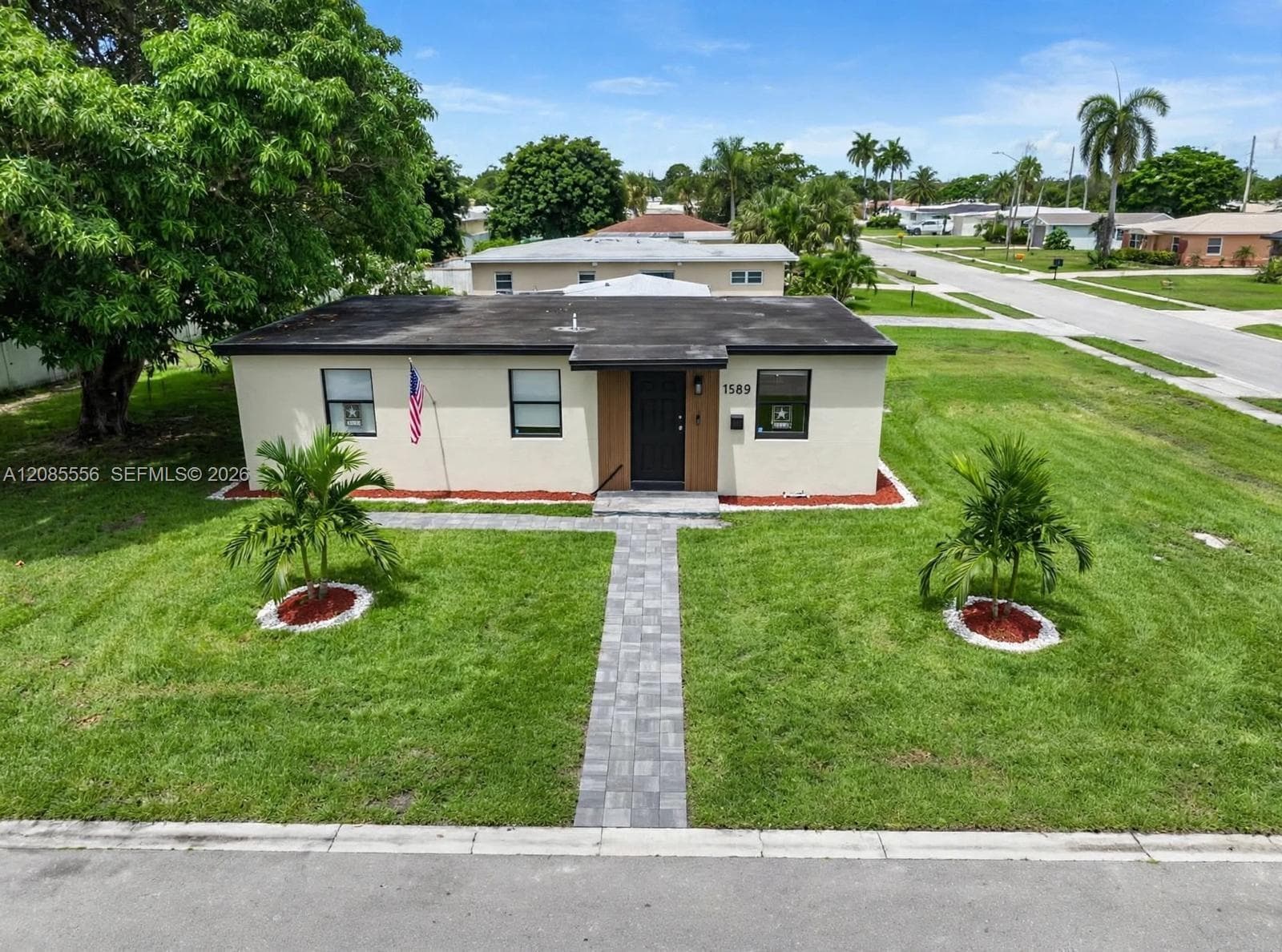 1589 NW 4th Ave, Pompano Beach FL 33060 - Pompano Beach, FL - Photo 1