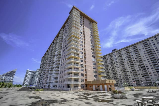 251 174th Street # 714, Sunny Isles Beach FL 33160 - Sunny Isles Beach, FL - Photo 2