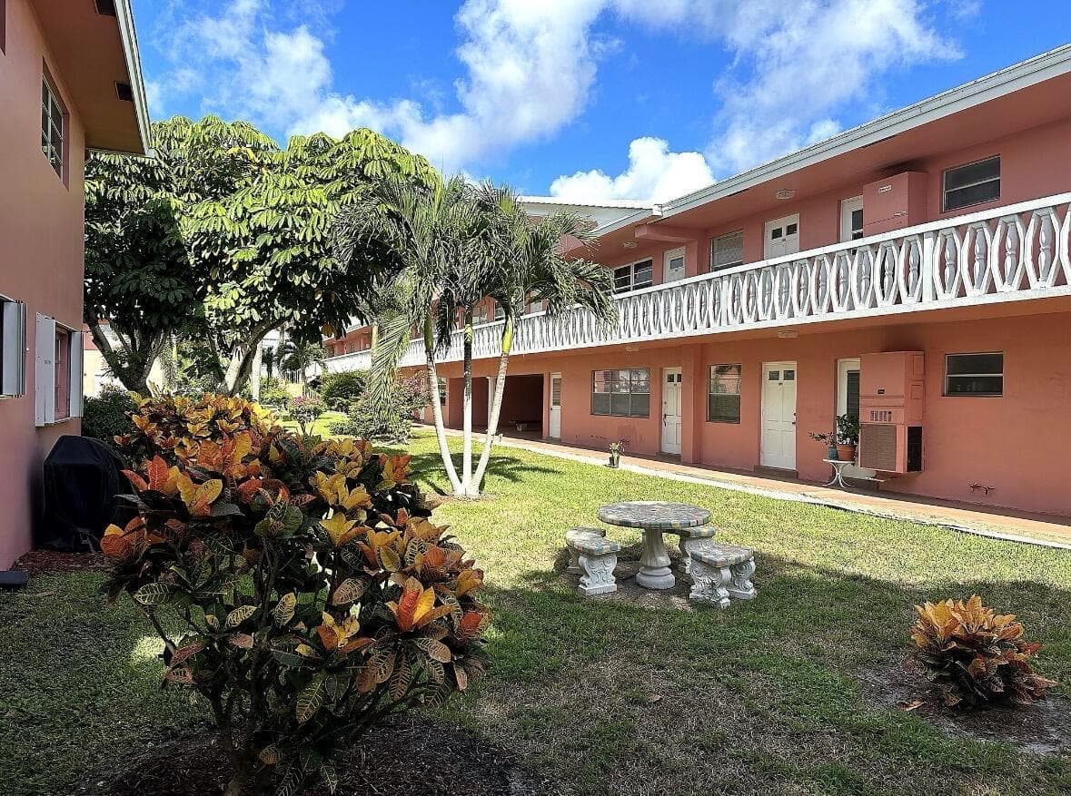 300 NE 20TH Street # 4100, Boca Raton FL 33431