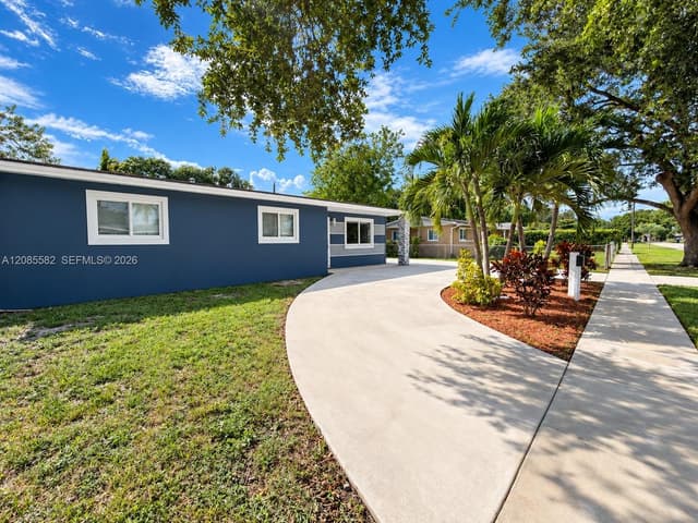 240 N 68th Ave, Hollywood FL 33024 - Hollywood, FL - Photo 3