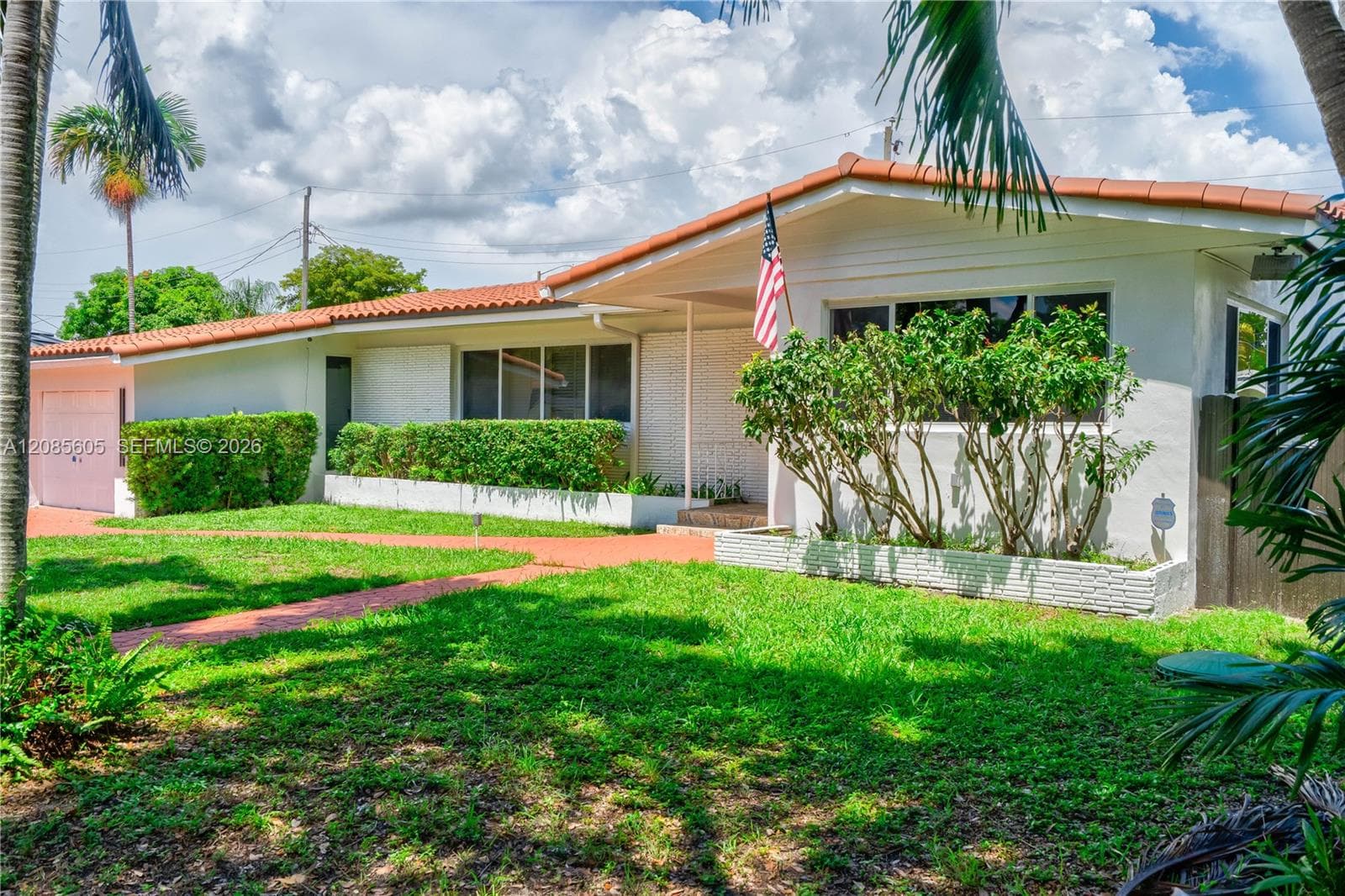 2161 NE 171st St, North Miami Beach FL 33162
