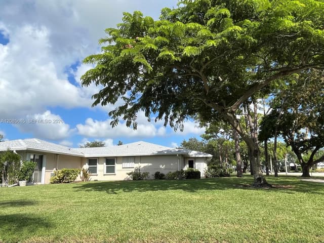 176 Cape Cod Circle # 0, Lake Worth FL 33467 - Lake Worth, FL - Photo 2