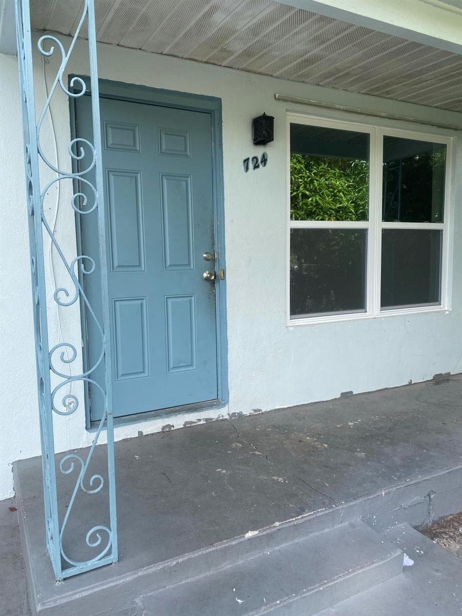 724 S D Street, FL 33460 - Photo 1