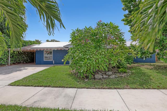 1707 E TERRACE Drive, FL 33460 - Photo 4