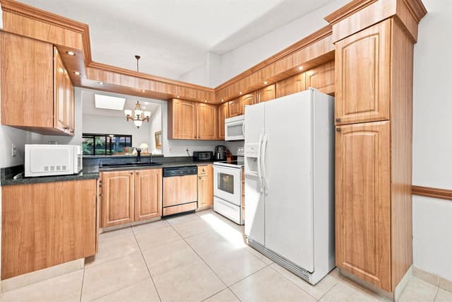 6356 Kings Gate Circle, Delray Beach FL 33484 - Delray Beach, FL - Photo 4