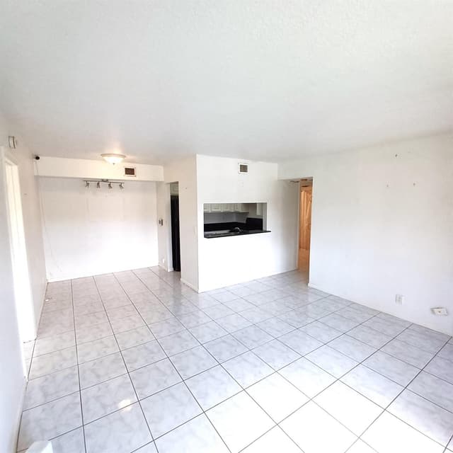 7221 Golf Colony Court # 102, Lake Worth FL 33467 - Lake Worth, FL - Photo 3