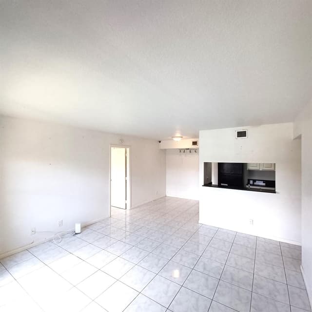 7221 Golf Colony Court # 102, Lake Worth FL 33467 - Lake Worth, FL - Photo 4
