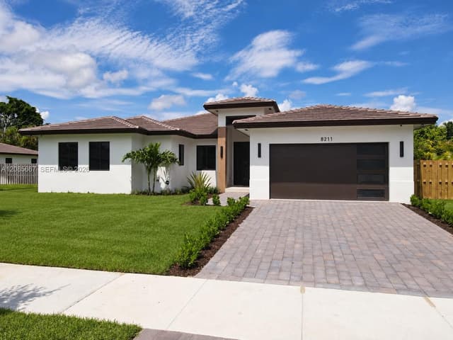 8211 SW 193rd Ter, Cutler Bay FL 33157 - Cutler Bay, FL - Photo 2