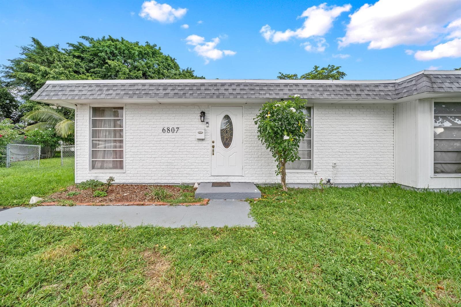 6807 NW 80TH Court, Tamarac FL 33321