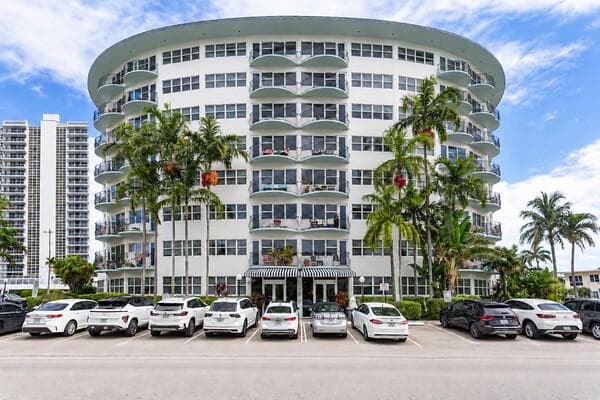 3250 NE 28th Street # 305, Fort Lauderdale FL 33308