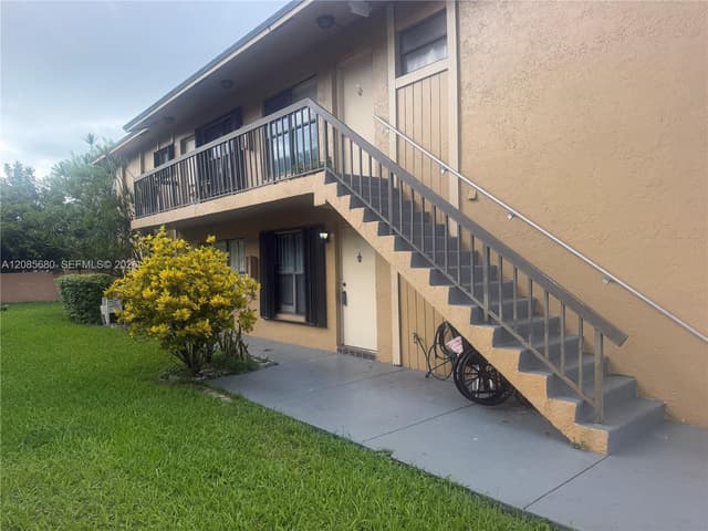 6730 W 26th Ct # 15, Hialeah FL 33016 - Hialeah, FL - Photo 2