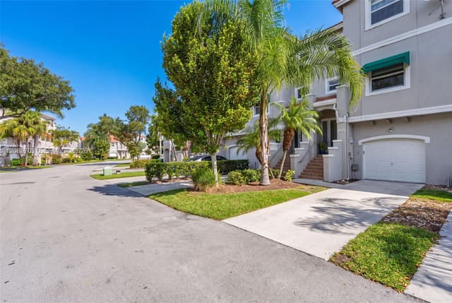 1354 NW 126th Way, Sunrise FL 33323 - Sunrise, FL - Photo 4