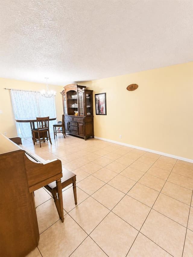 3331 Commodore Court, West Palm Beach FL 33411 - West Palm Beach, FL - Photo 4