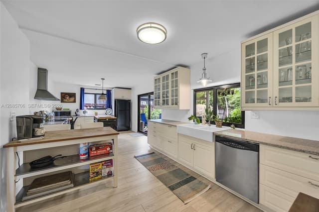 1317 Funston St, Hollywood FL 33019 - Hollywood, FL - Photo 7