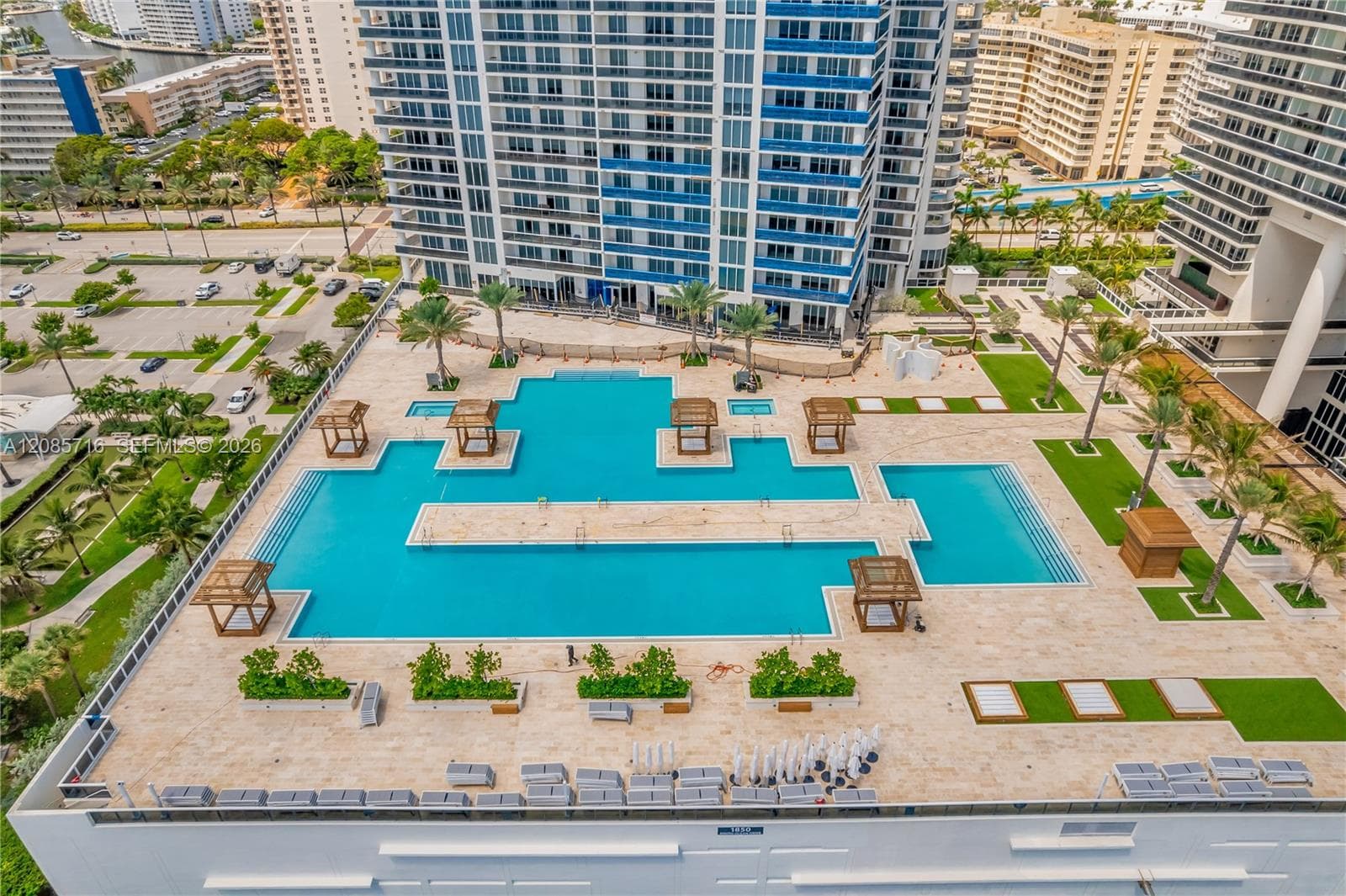1850 S Ocean Dr # 706, Hallandale Beach FL 33009