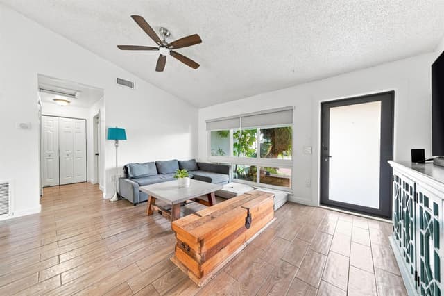 11351 NW 37TH Place, Sunrise FL 33323 - Sunrise, FL - Photo 2