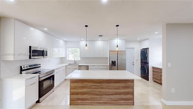 3354 NW 181st St, Miami Gardens FL 33056 - Miami Gardens, FL - Photo 2