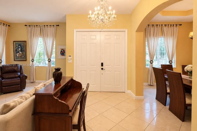 22023 SW 95th Pl, Cutler Bay FL 33190 - Cutler Bay, FL - Photo 2