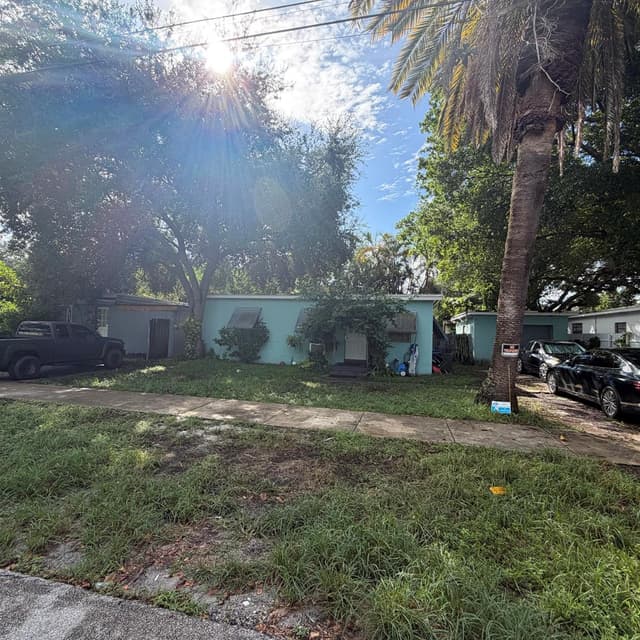 606 COLUMBUS Parkway, Hollywood FL 33021 - Hollywood, FL - Photo 2