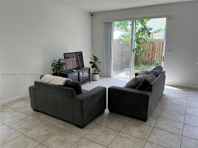 1444 SE 24th Ter, Homestead FL 33035 - Homestead, FL - Photo 3