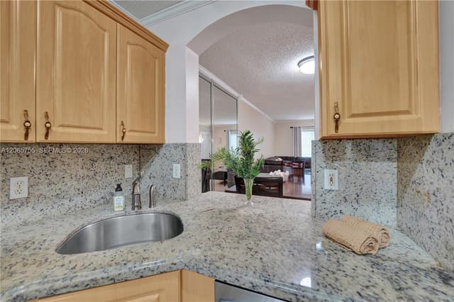 2298 NW 78th Ave # 102, Pembroke Pines FL 33024 - Pembroke Pines, FL - Photo 5