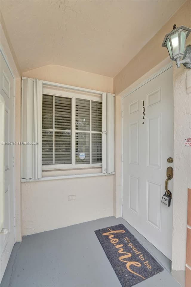 2298 NW 78th Ave # 102, Pembroke Pines FL 33024 - Pembroke Pines, FL - Photo 4