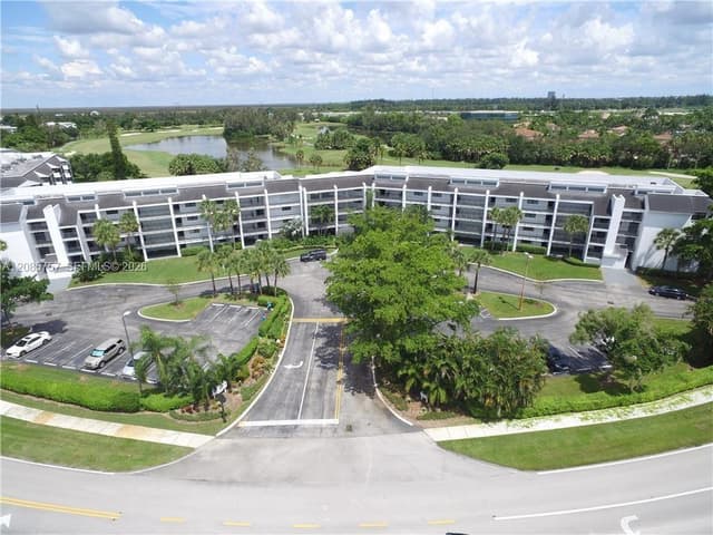 16051 Blatt Blvd # 112, Weston FL 33326 - Weston, FL - Photo 2