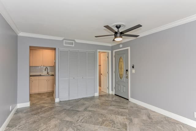156 LAKE EVELYN Drive, West Palm Beach FL 33411 - West Palm Beach, FL - Photo 6
