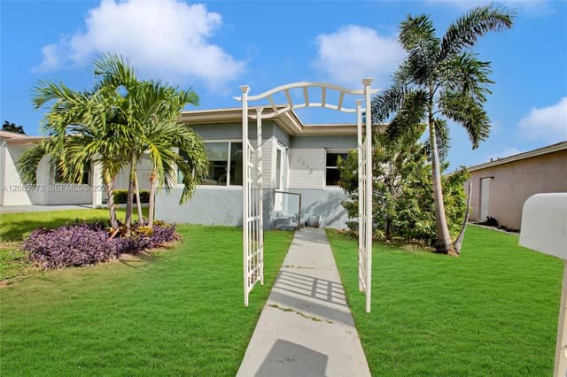 2315 Hope St, Hollywood FL 33020 - Hollywood, FL - Photo 2