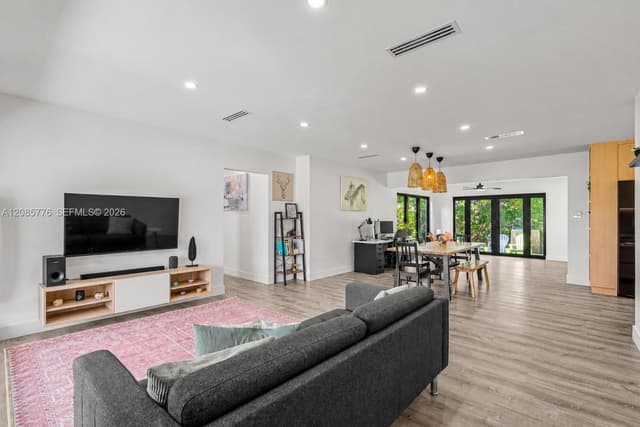 1126 E Hawthorne Cir, Hollywood FL 33021 - Hollywood, FL - Photo 5
