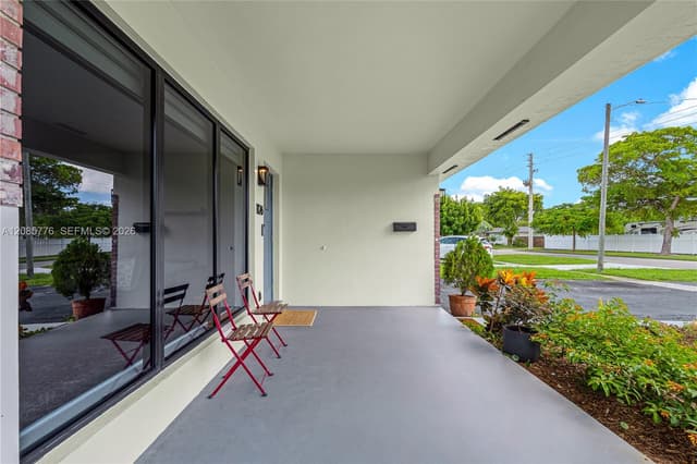 1126 E Hawthorne Cir, Hollywood FL 33021 - Hollywood, FL - Photo 4