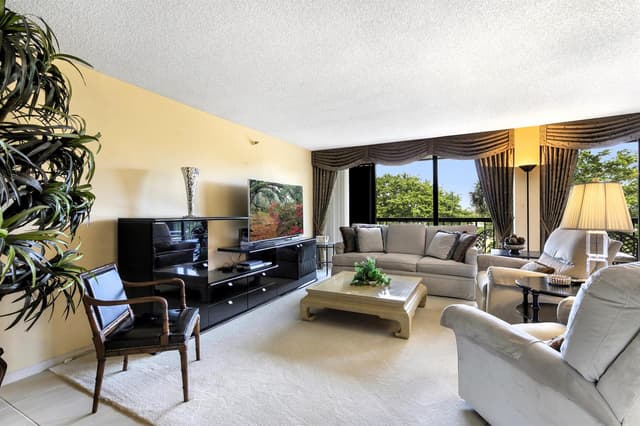 2480 Presidential Way # 403, West Palm Beach FL 33401 - West Palm Beach, FL - Photo 3