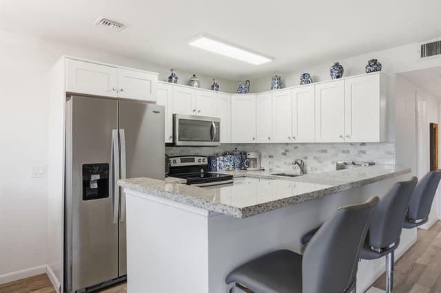 209 Brighton E, Boca Raton FL 33434 - Boca Raton, FL - Photo 4