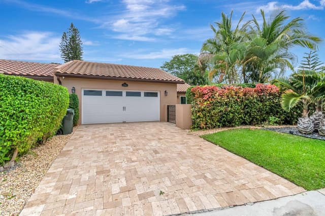 734 Camino Gardens Lane, Boca Raton FL 33432 - Boca Raton, FL - Photo 2
