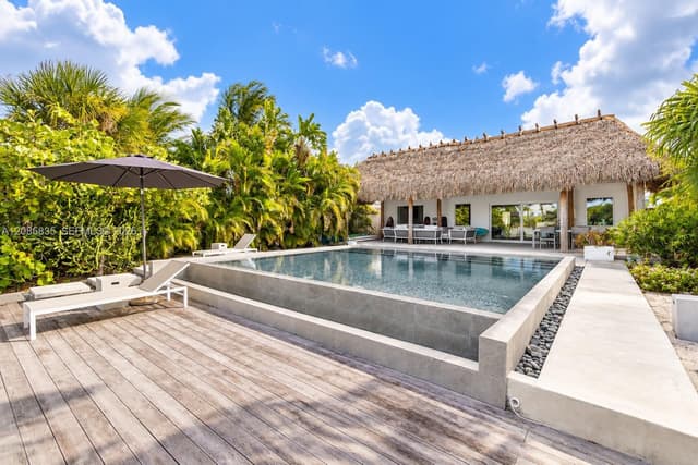 661 86th St, Miami Beach FL 33141 - Miami Beach, FL - Photo 2